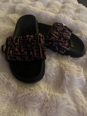 FENDI Ruffled Strap Slide Sandals in Black and Mauve Pattern